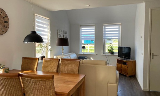 Buitenpost Apartment | Heerlijk hoek appartement net buiten het dorp