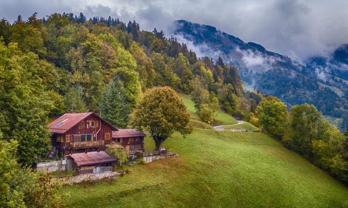 Rossiniere Ski Chalet | Heidi Chalet