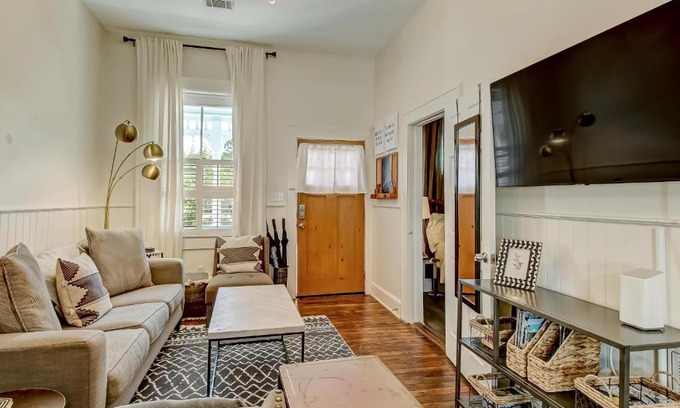Beach Institute House | Heidi's Hideaway