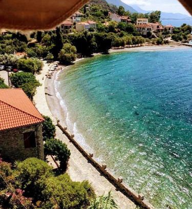 Monastiraki House | Heirlooms and Halos