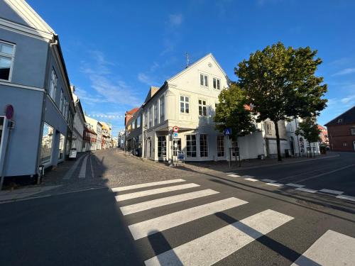Svendborg Apartment | Hel bylejlighed i det gamle pulsernede Svendborg