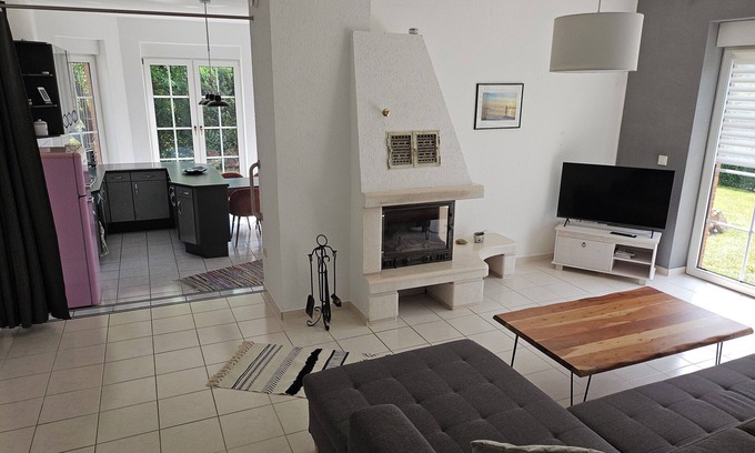 Wiendorf Apartment | Helle Stadtrandwohnung