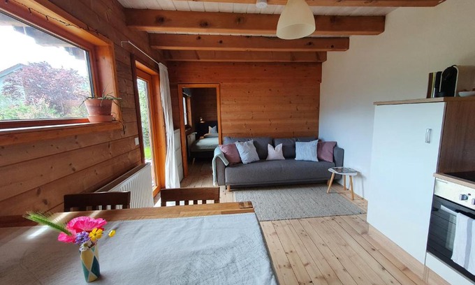 Rudow Apartment | Helle und idyllische 2 Zimmer Wohnung am Rande von Berlin