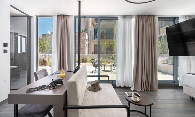 Monastiraki Hotel | Hellenic Vibes Smart Hotel