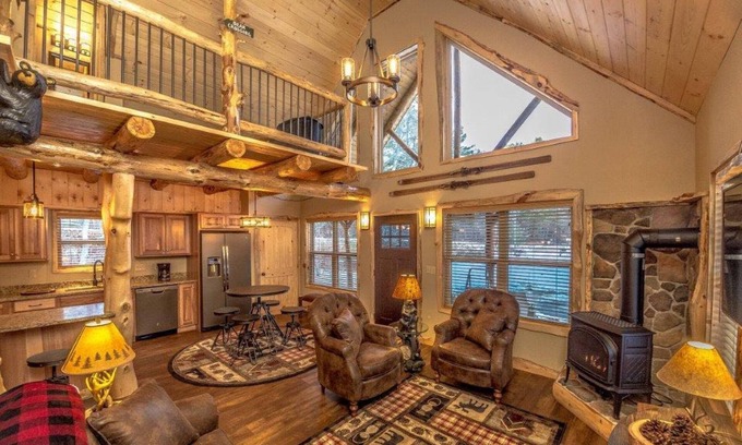 Cranmore Birches Ski Chalet | Hemlock · UNIQUE, LUXURY CHALET, CRANMORE, 2MIN TO TOWN