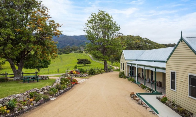 Central Tilba Cabin | Henkley Cottage 2 - Jeremiah