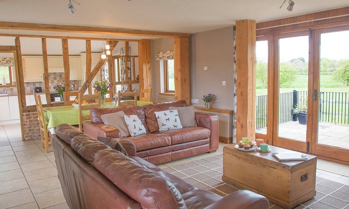 Walpole Cottage | Henry's Barn - UKC3168
