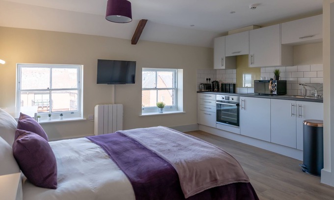 Hereford Apartment | HEREFORD CITY CENTRE – Apartment 10: Modern 1-Bed in City Centre, Sleeps 2