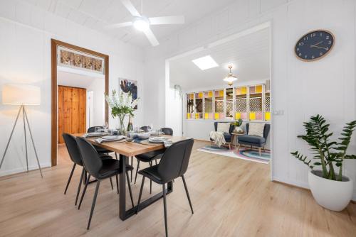 Highgate Hill House | Heritage 5BR Queenslander- Walk to CBD&South Bank, 3 Parking