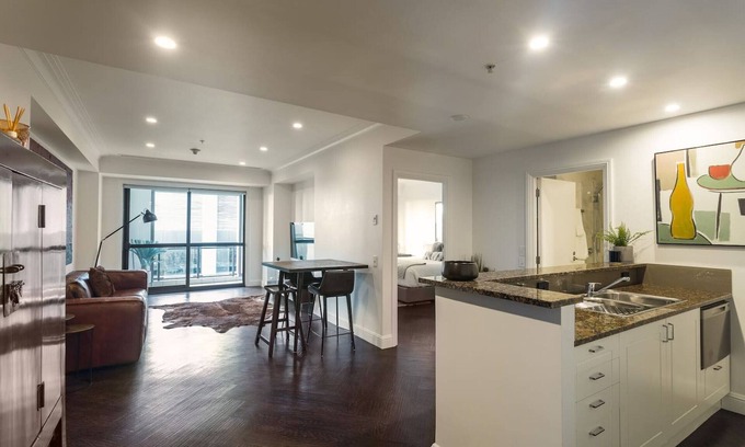 Auckland Central Business District Apartment | Heritage luxury and viaduct vibe