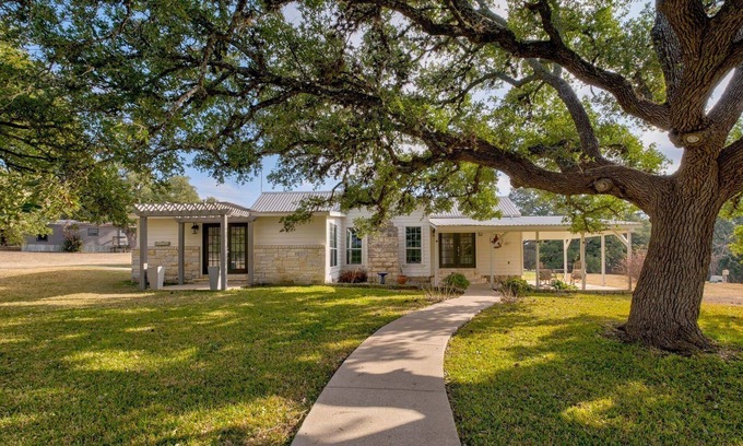 Driftwood Cottage | Heritage Oaks Haus