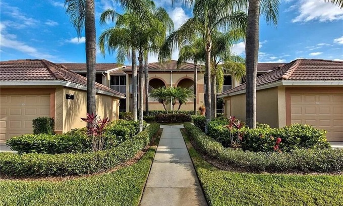 Heritage Palms Condo | Heritage Palms - 1st Floor-Condo-sleeps 6 with Golf, Pool, Tennis Amenities