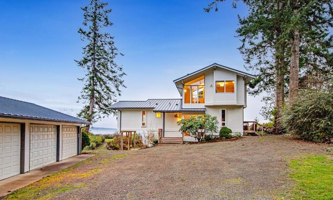 Hansville House | Heron's Hideaway