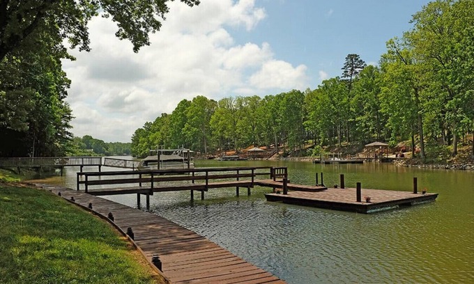 Troutman House | Heron’s Landing – Fire-pit, kayaks, & paddle board