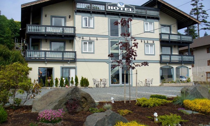 Campbell River Hotel | Heron's Landing Hotel