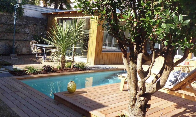 Mairie de Chantenay House | Heron's Nest: Urban gite with heated pool in the heart of Nantes