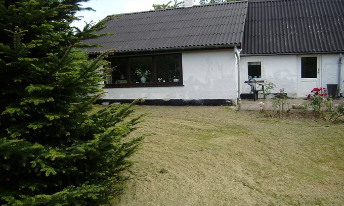 Nykobing Mors Cottage | Hesselbjerg. Holiday home situated on the 1,500 m2 plot.