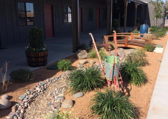 Seymour Hotel | HH Creek Inn