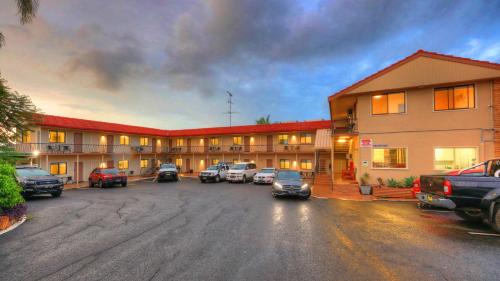 South Grafton Hotel | Hi-Way Motel Grafton - Contactless