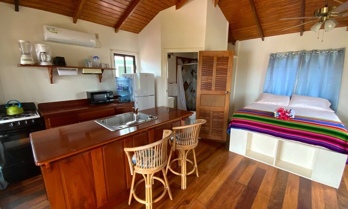 Hopkins Apartment | Hibiscus Cabana - A cozy studio with AC and WiFi in welcoming Hopkins Village