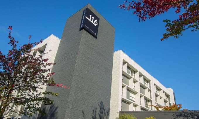 Wilburton House | Hidden Gem! 2 Pet-friendly Units, Free Parking, Pool, Near Bellevue Square