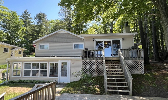 West Branch Cottage | Hidden Gem - Fully Equipped Lake House