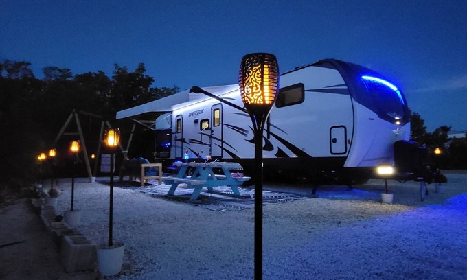 Key Largo RV Rental | Hidden gem in Key Largo, bunk room, outdoor kitchen, 2 pools, laundry, 2 beaches