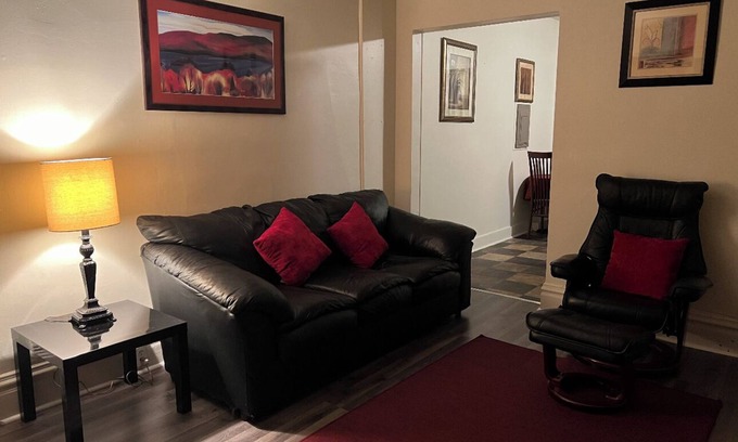 Albion Apartment | Hidden Gem: Lower Level 1BR Apartment #2