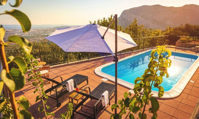 Klis Villa | Hidden gem with a breathtaking view on Split