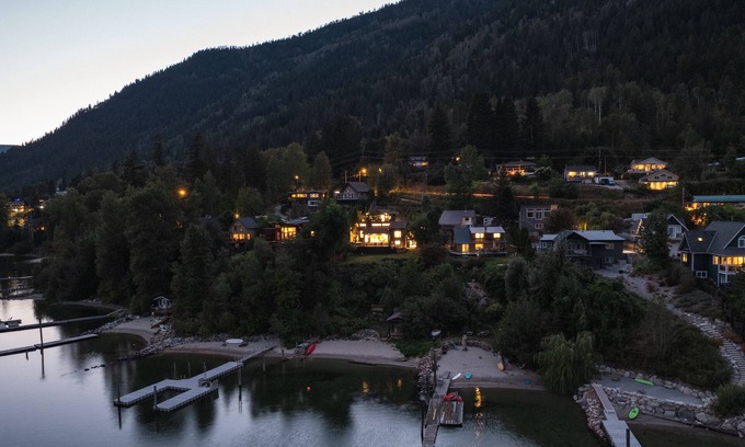 Nelson House | Hidden Half Mile Lake House as Featured on Best AirB&B Canada!