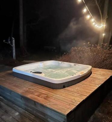 Mulmur House | Hidden Oasis with Hot Tubs, & Starry Fire Pits