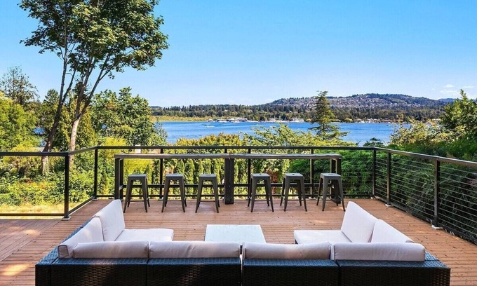 Mercer Island House | Hidden paradise with Astonishing Lake view on MI