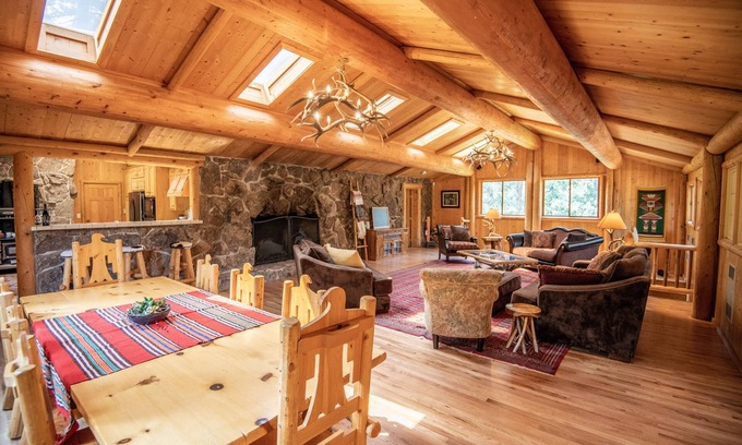 Morrison Cabin | Hidden Pines Lodge in the Colorado Rocky Mountains