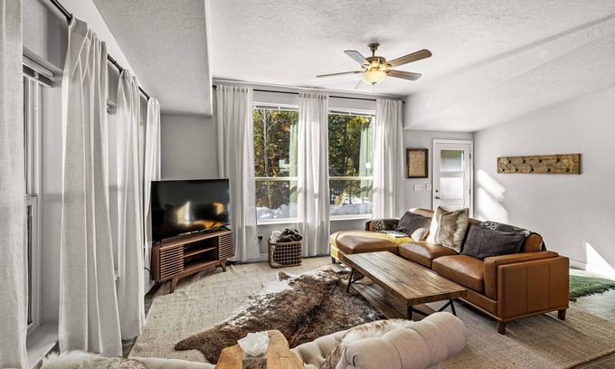Lazy Acres House | Hidden Pines