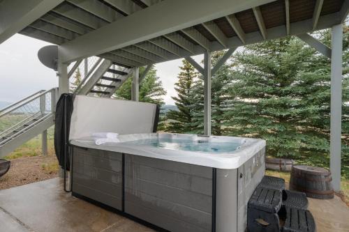 Tabernash House | Hidden River Ranch private hot tub, rustic private location