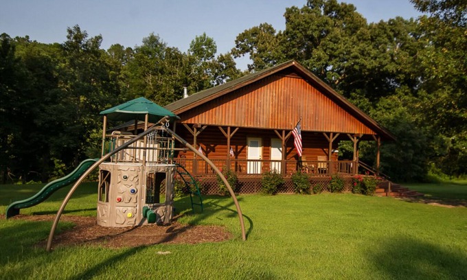 Smithville Cabin | Hidden Valley Retreat- Broken Bow/Hochatown- 2bd