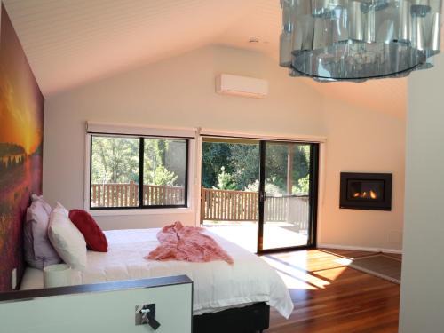 Mapleton Villa | Hideaway Falls - Paradise Cabin
