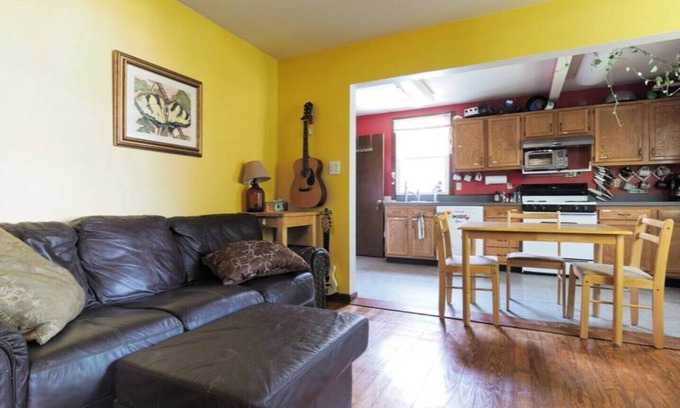 Eastport Apartment | Hideaway in the middle of everything