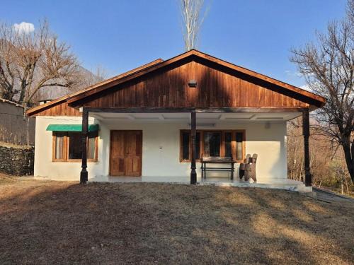 Drosh Hotel | Hideway Cottage