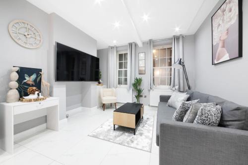 Holborn and Covent Garden Apartment | High Ceiling Modern Apartment Heart of Central London