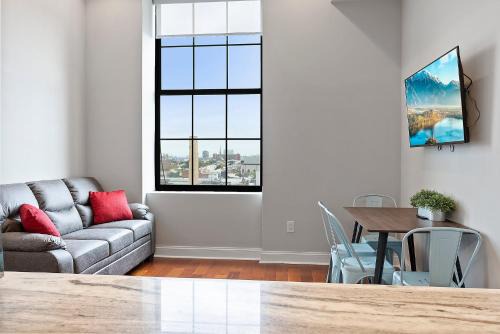 Olde Kensington Apartment | High-end 1br W Rooftop Amenities
