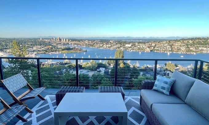 East Queen Anne House | High-End City Home w/ A L L the amenities!