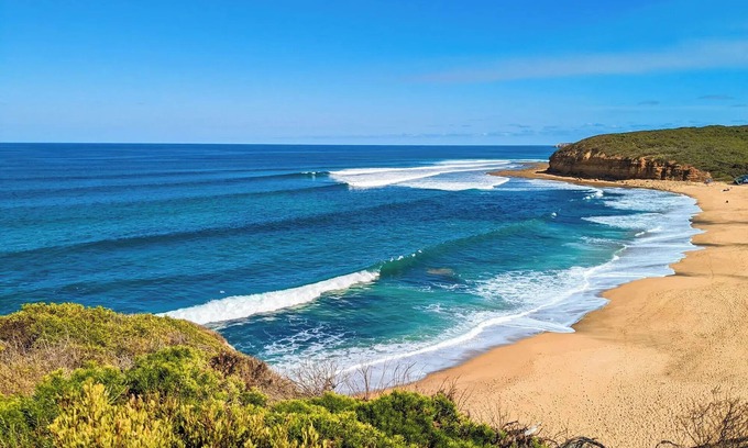 Armstrong Creek House | High-end Coastal house with bar, cinema room and 10mins from the beach!
