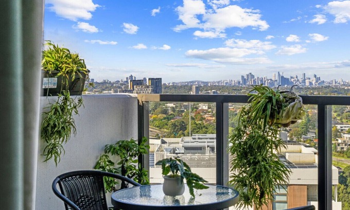 Macquarie Park Apartment | High level urban retreat in Macquarie Park