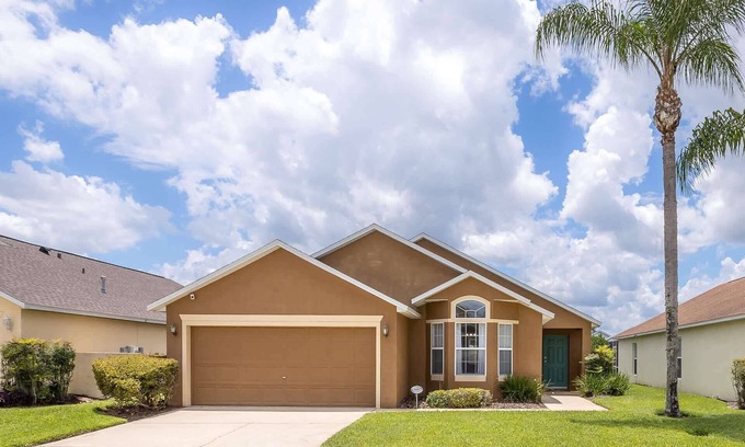 Westbury House | High Point Oasis - 4 BDR For 8
