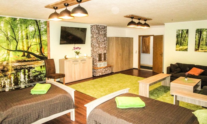 Mecklenburger Seenplatte Apartment | High quality basement apartment in Ihlenfeld, modern and quiet