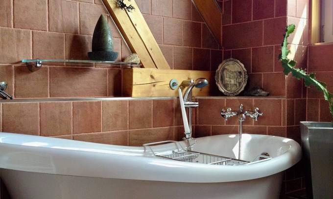 Radebeul Apartment | High-quality vacation apartment on the historic village green between the Elbe and vineyards