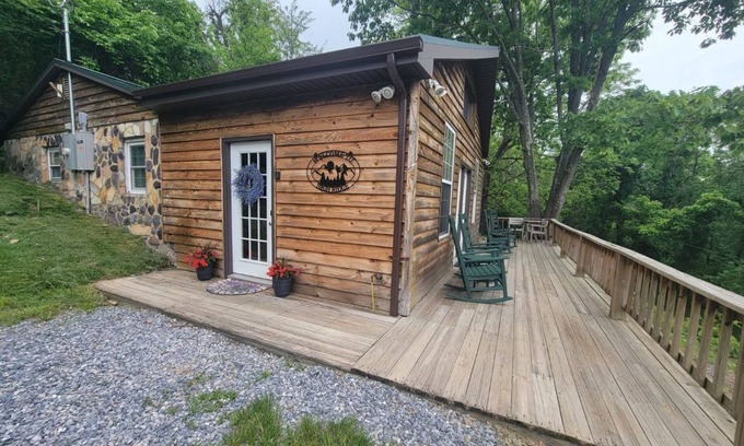 Stanley Cabin | High Ridge cabin in the Blue Ridge Mountains