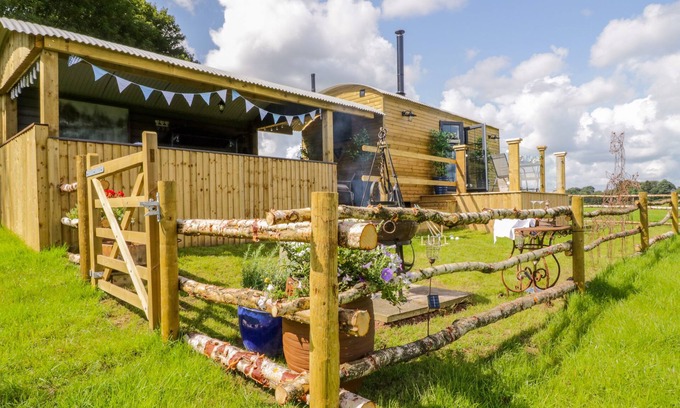 Wing Cottage | HIGH RIGG SHEPHERD'S RETREAT, pet friendly in Brampton, Cumbria