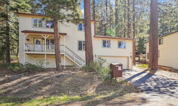 Country Club Estates House | High Sierra Hideaway – 3 Bedrooms, 3 Baths, Family Fun Near Heavenly & Hiking